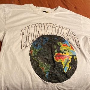 Chinatown market t shirt size L, smiley originals